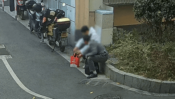 上门取走19万元<strong></p>
<p>比特币兑人民币</strong>,杭州一西装革履“金融专员”被抓!在高速服务区被抓,车上塞满现金