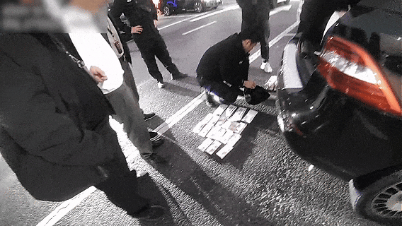 上门取走19万元<strong></p>
<p>比特币兑人民币</strong>,杭州一西装革履“金融专员”被抓!在高速服务区被抓,车上塞满现金