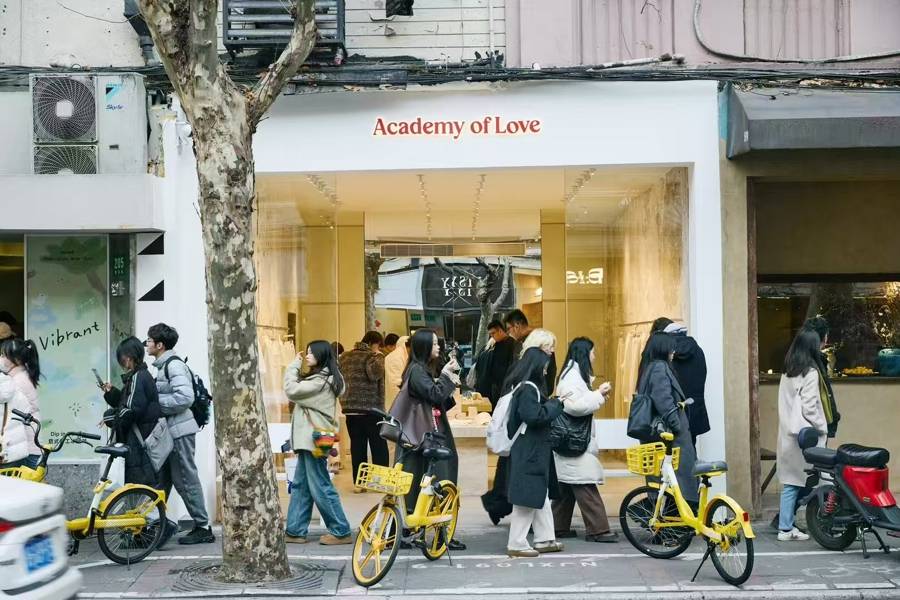 法国人在上海开店<strong></p>
<p>比特币十年价格走势图</strong>，只卖白色衣服竟然火了丨上海滩上洋掌柜