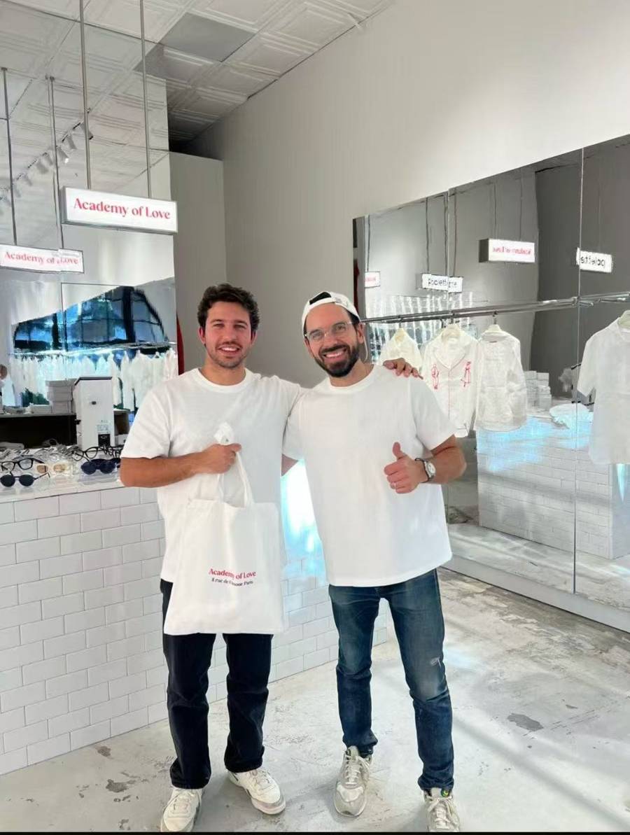 法国人在上海开店<strong></p>
<p>比特币十年价格走势图</strong>，只卖白色衣服竟然火了丨上海滩上洋掌柜