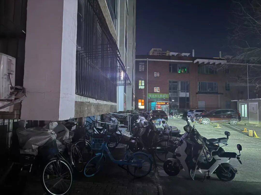 天通苑一天两起电动车火情<strong></p>
<p>比特币十年价格走势图</strong>,突然着火忒吓人丨有事儿@新京报