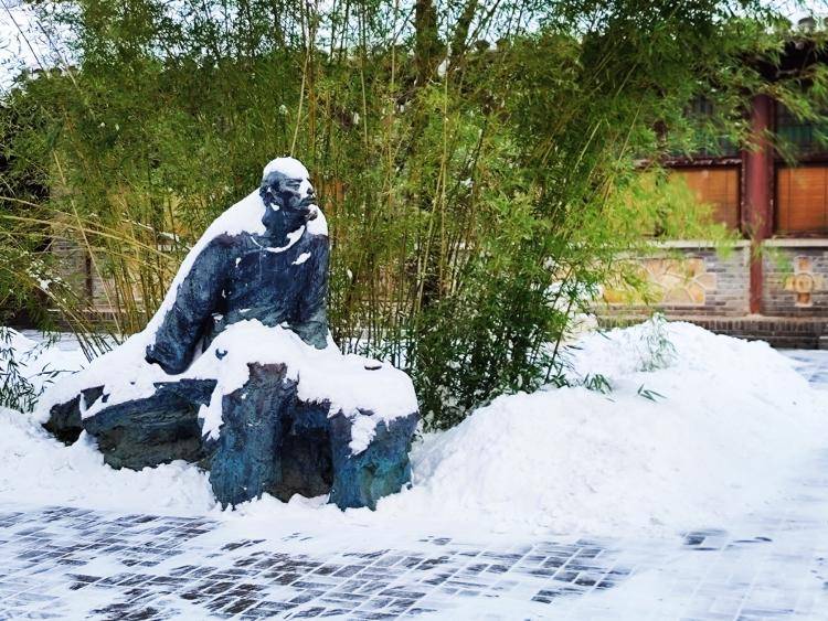 《红楼梦》是“悼明”之作<strong></p>
<p>比特币一个多少钱</strong>？曹学会：把曹雪芹看低了