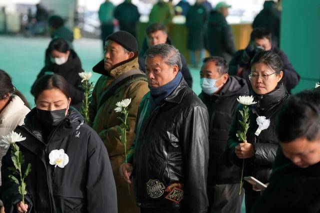 何晴之子追思:妈妈很喜欢雪<strong></p>
<p>比特币价格走势图</strong>,北京这场雪好像是为她而下