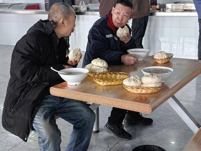 因为包子太好吃<strong></p>
<p>比特币怎么玩</strong>，河南这家物流企业出圈了！