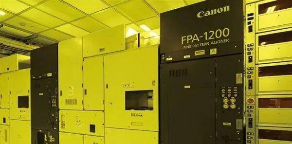 1.4nm制程<strong></p>
<p>比特币换算</strong>！纳米压印技术突破