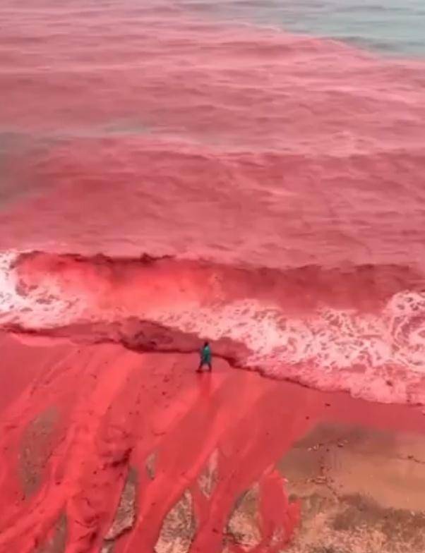 罕见！伊朗霍尔木兹岛遭遇强降雨<strong></p>
<p>比特币行情k线图</strong>，部分海域变成“血色海洋”