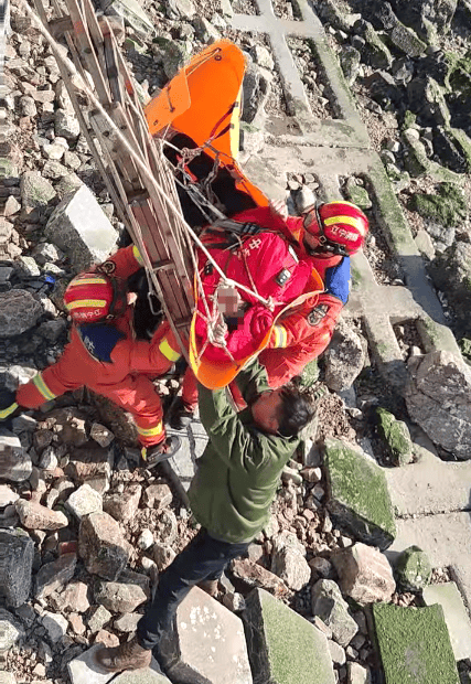 -11℃！大连一公园附近<strong></p>
<p>2010年比特币价格</strong>，有人发现海面上漂着一个红衣女子……