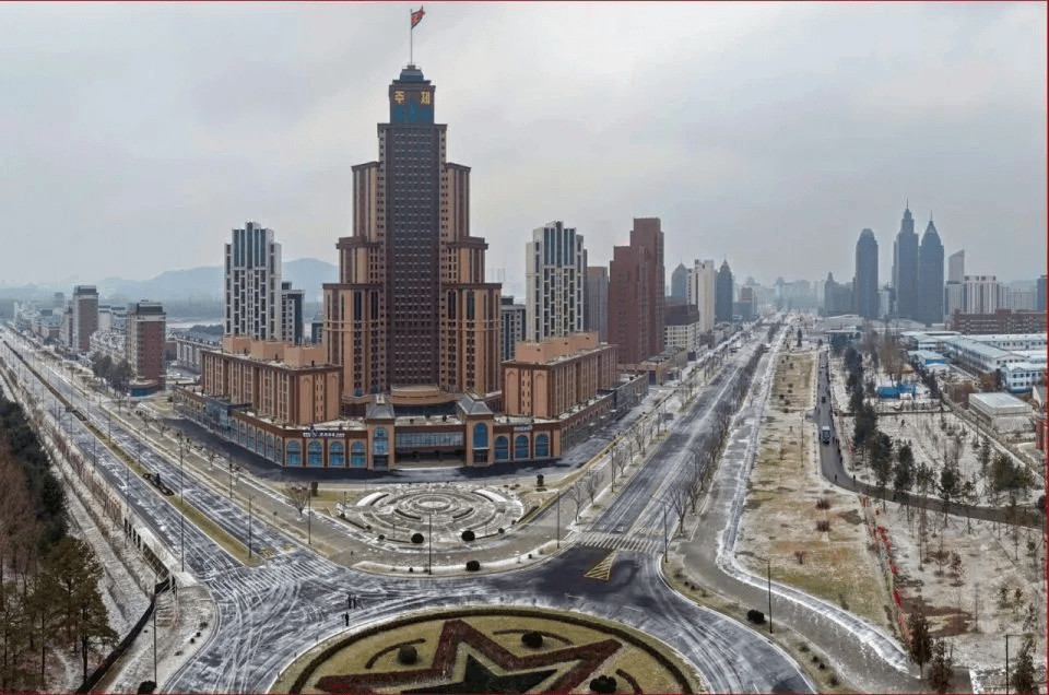 朝鲜“万套住宅”震撼亮相<strong></p>
<p>比特币的行情价格</strong>,金正恩莅临现场指导感叹:潮流之作