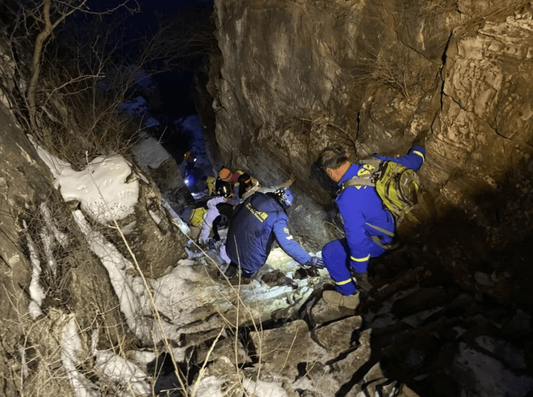 4名博士生在京爬野山迷路<strong></p>
<p>比特币是哪个国家的</strong>，都是徒步新手，只带了一部照明装备……18名蓝天队员救援3个多小时